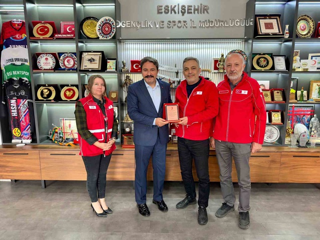 Eskişehir Gençlik ve Spor İl Müdürlüğü Kızılay'dan Kurumsal Bronz Madalya aldı