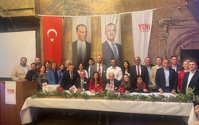 YENİ Parti Berlin Birliği'nde tüm 141 oyu alan Cem Güney Torun başkan oldu