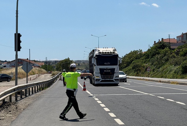 Jandarma Malkara'da denetim noktalarını paylaşan 10 şüpheliyi gözaltına aldı