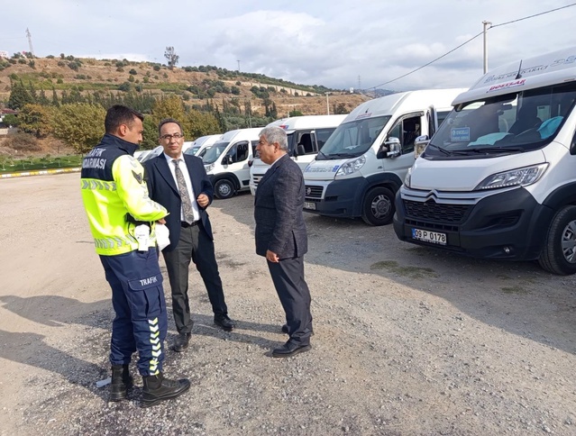 Aydın Efeler'de taşımalı eğitim servisleri jandarma ve zabıta ekiplerince denetlendi