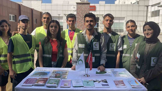 Osmaniye'de üniversite öğrencileri bağımlılığa dikkat çekmek için yürüyüş düzenledi