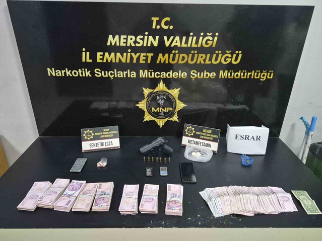 Mersin'de 5 uyuşturucu şüphelisi tutuklandı, adreslerde 231 bin 400 TL ele geçirildi