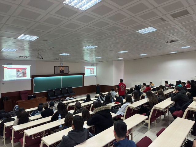 Atatürk Üniversitesi'nde öğrencilere terör örgütlerinin hedef alma yöntemleri anlatıldı