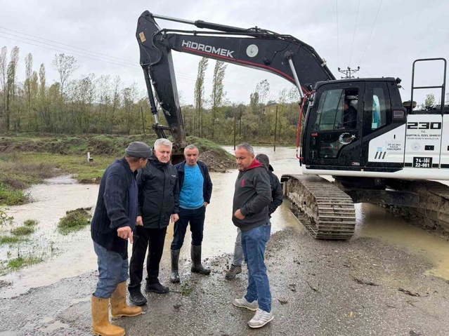 Bartın'da sel ve fırtına 15 saatte merkez, Amasra ve Kurucaşile'de 27 ihbara yol açtı