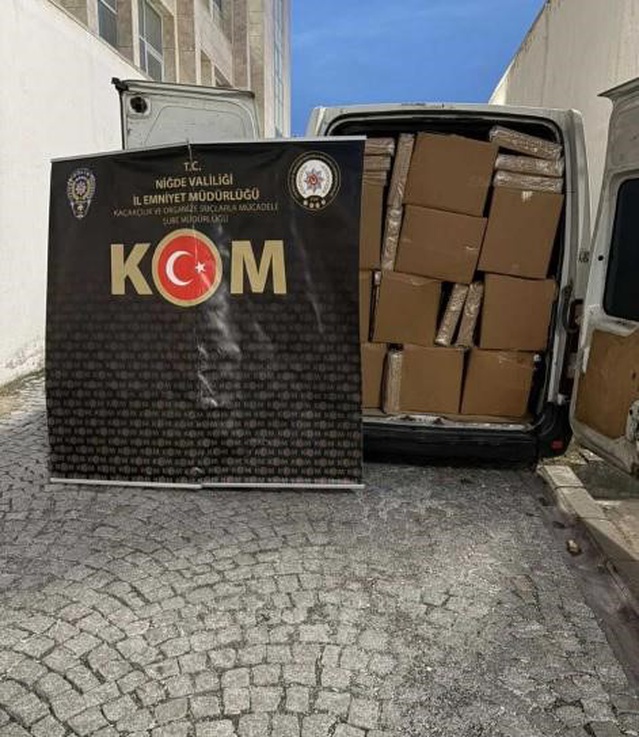 Niğde'de 6 milyon TL'lik kaçak makaron ele geçirildi, 2 şüpheli yakalandı