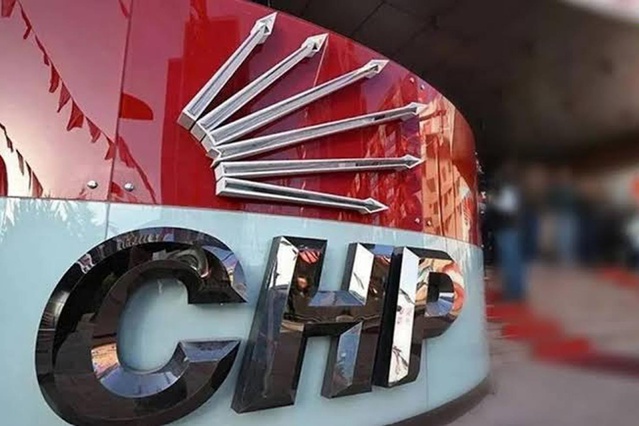 CHP İstanbul'da 3 ilçenin belediye başkanını ihraç etti