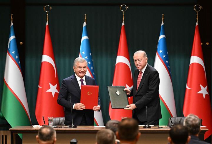 Erdoğan, Mirziyoyev ile görüştü: Türkiye ile Özbekistan arasında 5 anlaşma imzalandı