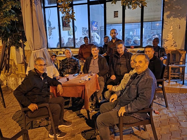 MHP Gömeç İlçe Başkanı Kazım Arslan, Ulubeyler'de zeytin üreticilerini dinledi