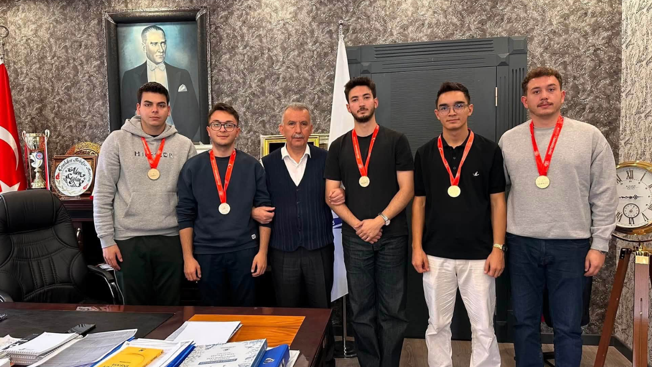 Çamlıdere’de şampiyon gençlere kutlama!