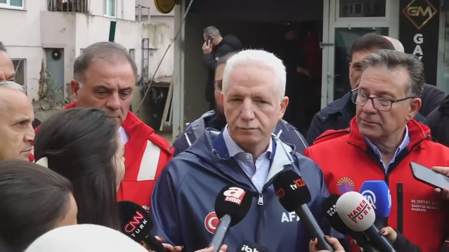 İstanbul Valisi, Ayazağa'da dere yatağındaki yapıların yıkımına başlanacağını duyurdu