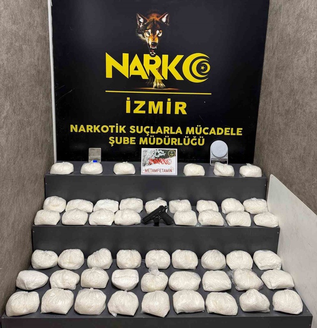 İzmir Karabağlar'da 32 kilo 450 gram metamfetamin bulundu, bir şüpheli tutuklandı