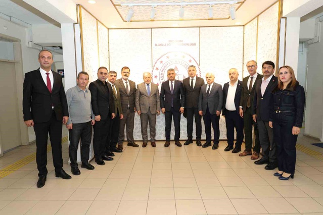 İstanbul'dan gelen eğitim yöneticileri Erzurum Milli Eğitim Müdürü Ekici'yle görüştü