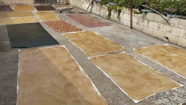 Gaziantep Oğuzeli'nde cevizli sucuk ve bastık mesaisi başladı, yılda bir ay sürüyor