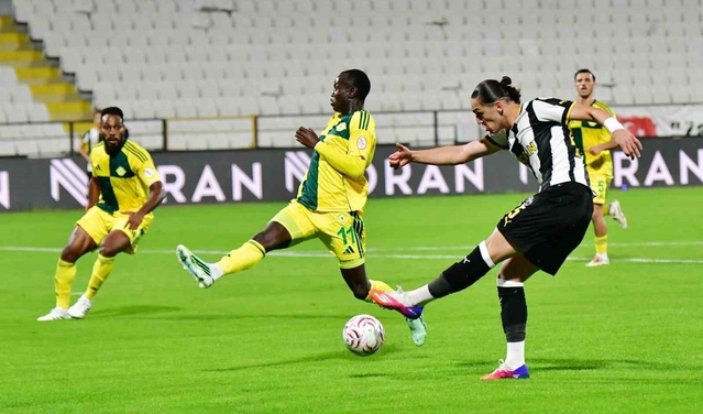 Manisa FK'nın Esenler Erokspor ile maçı 90+6'da Kanga penaltısıyla 1-1 bitti