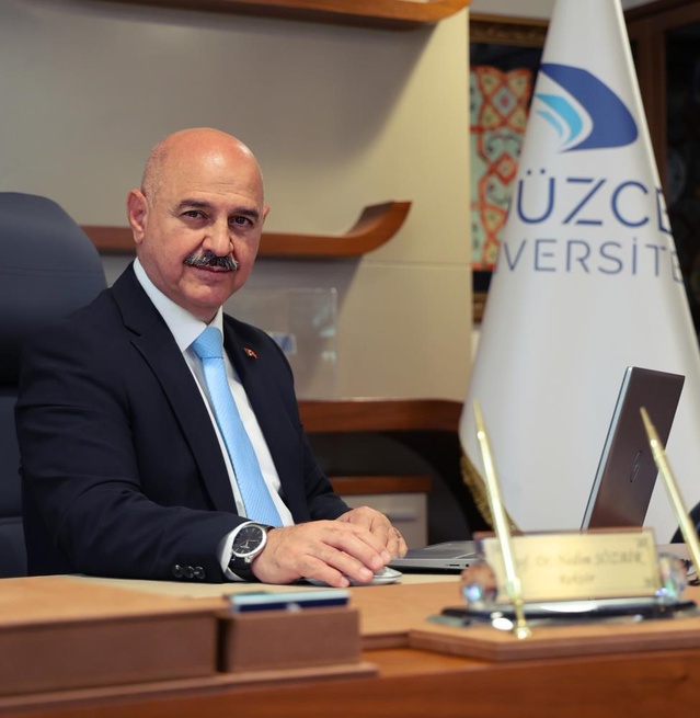 Düzce Üniversitesi Rektörü Sözbir, 20. yıl buluşmasında öğrencilerle görüşecek