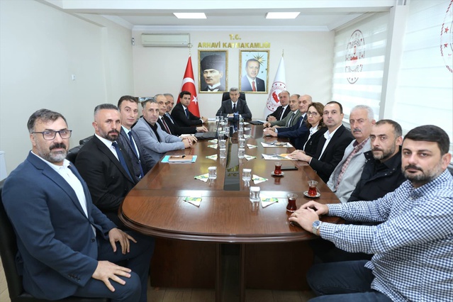 Artvin Arhavi'de OSB heyeti Vali Ergün başkanlığında toplandı