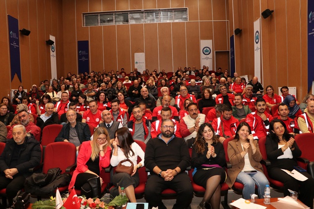 Eskişehir'de öğretmenlere travma ve acil durumlarda ilk müdahale eğitimi verildi