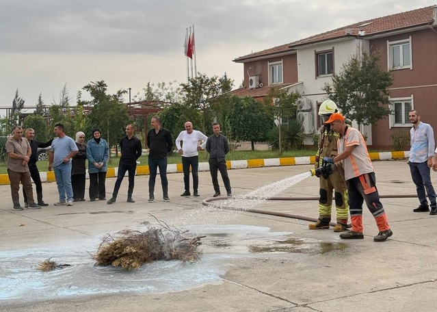 Cizre'de Karayolları 95. Şube Şefliği personeline yangın ve tahliye tatbikatı yapıldı