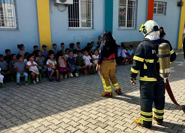 İtfaiye Haftası'nda Cizre'de anaokulu öğrencilerine yangın güvenliği eğitimi verildi