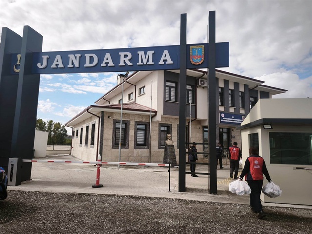 Kapıkule'de polis ve jandarmaya Hasan Paşa'nın 321 yıllık şartı yerine getirildi