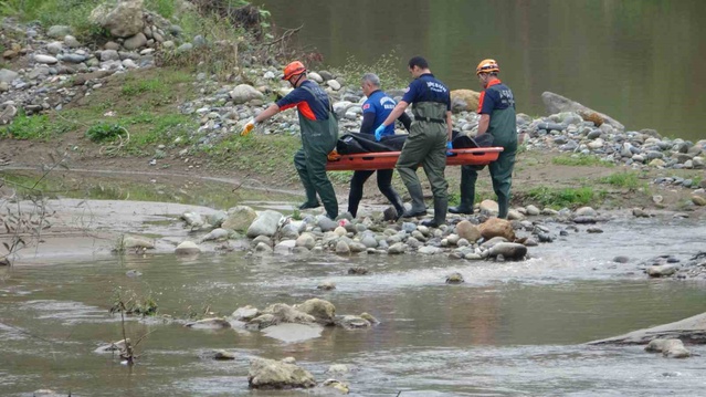 Giresun'da kayıp ihbarı verilen 68 yaşındaki kadın dere kenarında ölü bulundu