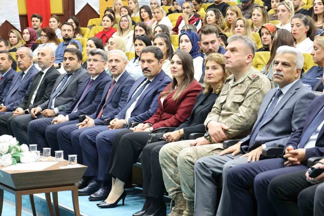 Hatay Öğretmen Akademilerinin açılışında depremde öğretmen fedakarlığı vurgulandı