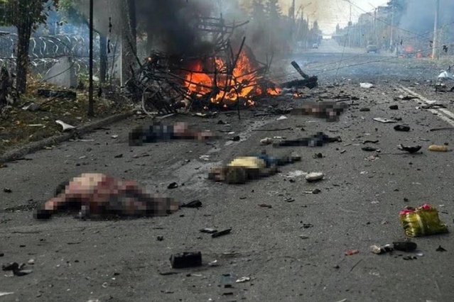 Rusya, Ukrayna'da sivilleri taşıyan yolcu otobüslerini vurdu! 33 kişi hayatını kaybetti