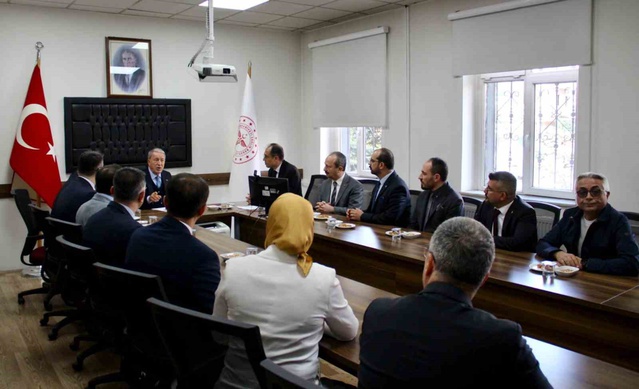 Hulusi Akar, Kayseri Devlet Hastanesi'nde yeni sağlık projelerini değerlendirdi