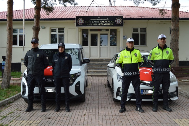 Sivas Gemerek'te emniyete 2 yeni hizmet aracı törenle teslim edildi