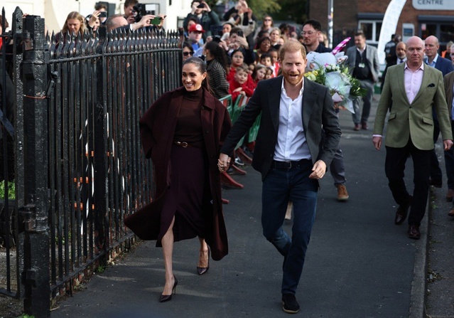 Prens Harry ile Meghan, İngiltere'ye dönüşlerinin ardından ilk kez Nottingham'da görüntülendi