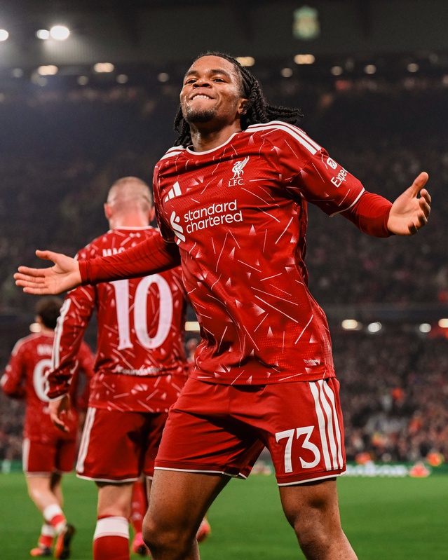 Liverpool, Villarreal'i 4-3 yenerken 18 yaşındaki Ngumoha 2 asistle rekor kırdı