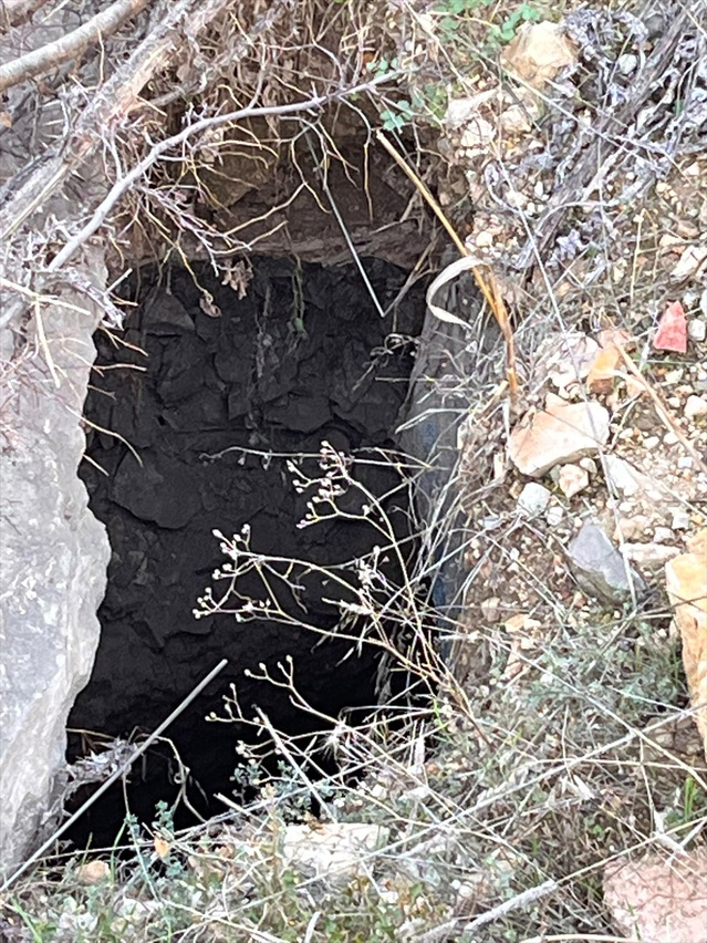 Tokat Niksar'da kaçak kazı yapan 3 zanlı suçüstü yakalanarak gözaltına alındı