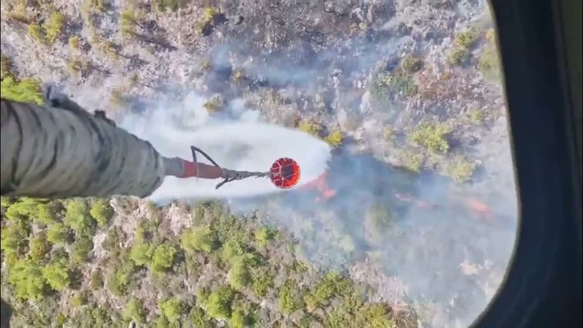 Bodrum Mumcular yakınındaki yangın 6 helikopter ve 2 uçakla kontrol altına alındı