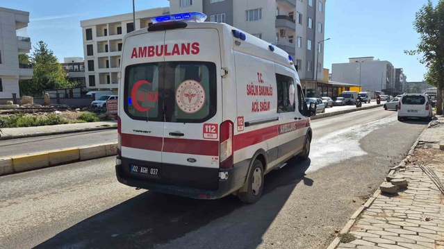 Adıyaman'da hakimiyetini kaybeden sürücünün motosikleti devrildi, 1 kişi yaralandı