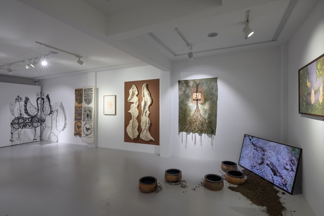 Lenzart space, 'Büyüsü Bozulmuş Dünya' sergisini 29 Kasım'a kadar açık tutacak