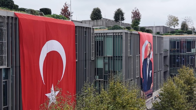İstanbul'da Cumhuriyet Bayramı'nda Kemeraltı Caddesi'ndeki bayraklar havadan görüntülendi