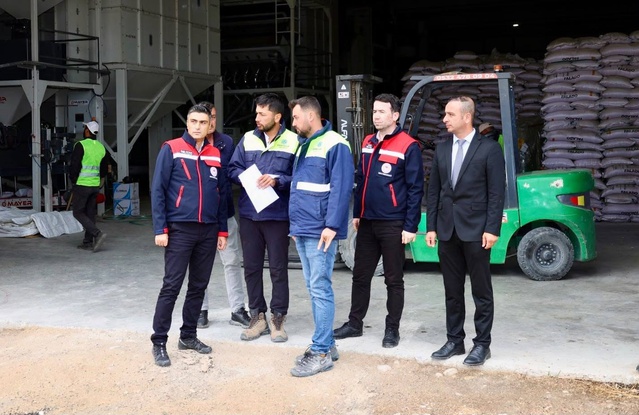 Afyonkarahisar Emirdağ'da tarım heyeti ayçiçeği ön eleme tesisini inceledi