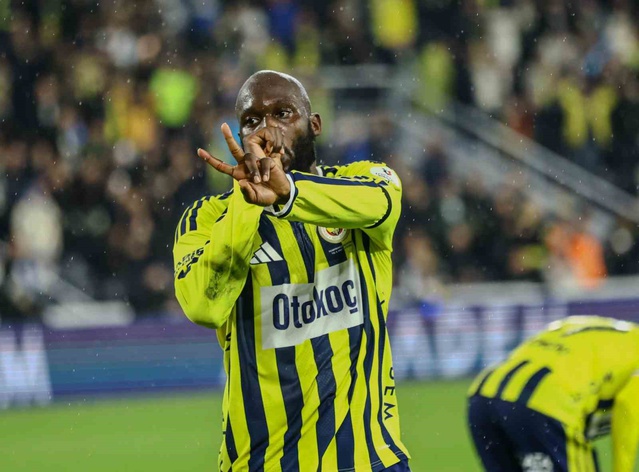 RAMS Park'taki derbi öncesi Osimhen 6, Muriqi 7 golle takımlarını sırtlıyor