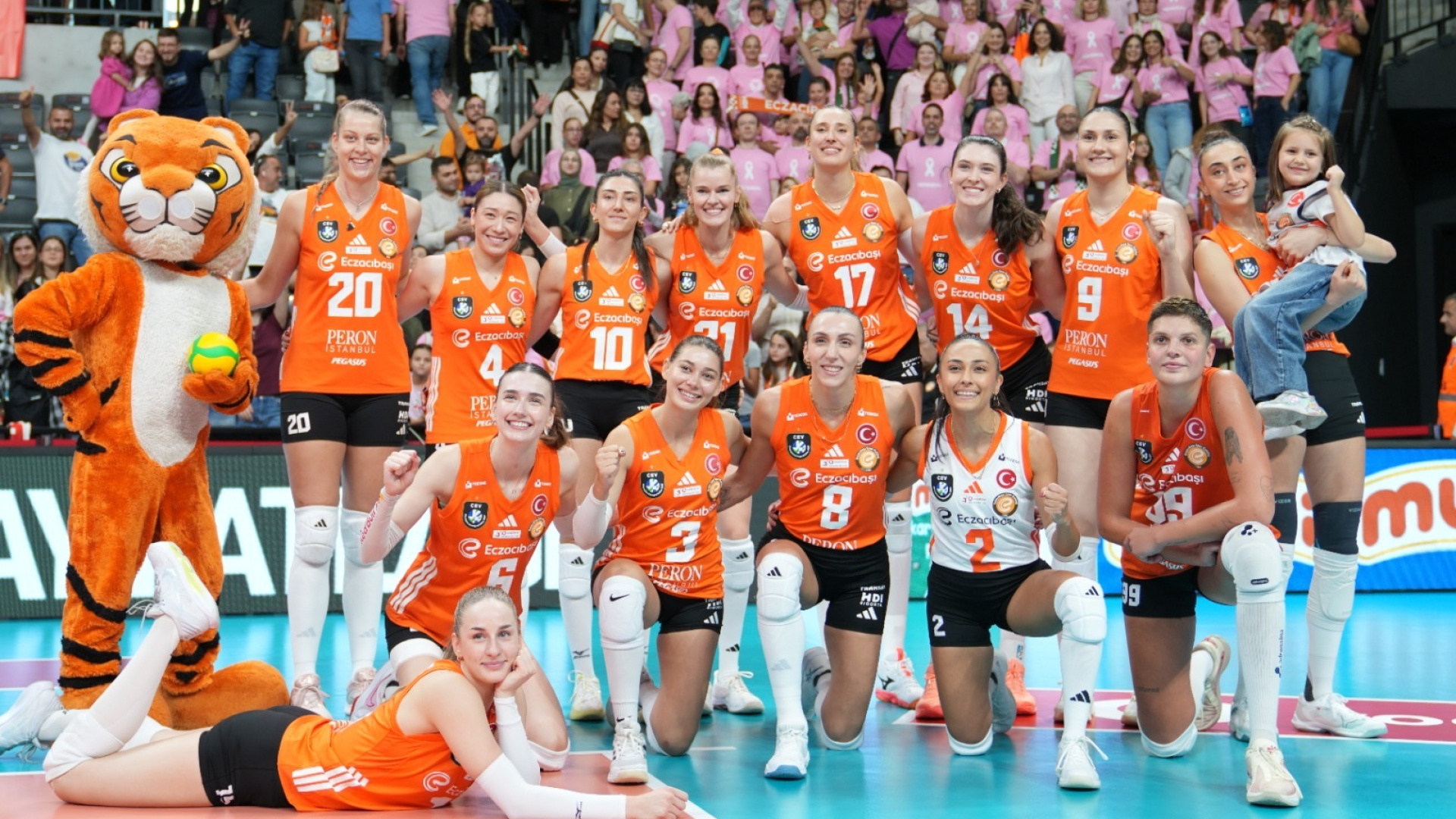 Memorial ve Eczacıbaşı Spor Kulübü, meme kanseri farkındalığını fileye taşıdı