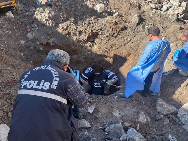 Kızılcahamam'da kayıp kadının yanan evinin zemininde kemikler ve balta çıktı