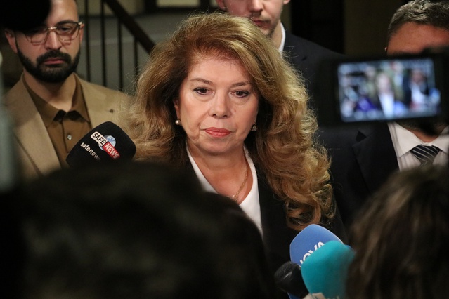 Bulgaristan'da cumhurbaşkanlığı seçimi ikinci tura kaldı, Yotova ile Gyurov yarışacak