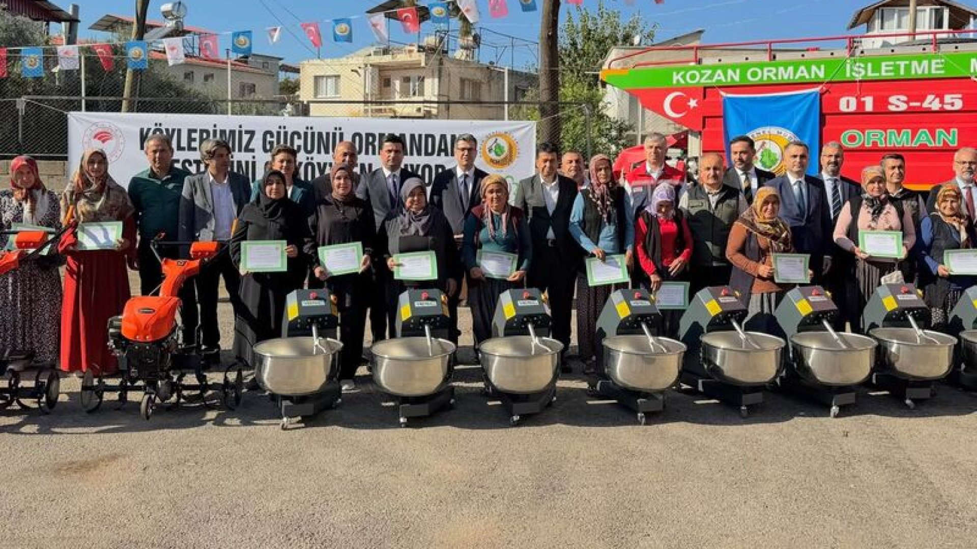Kozan'da kadınlara makine desteği