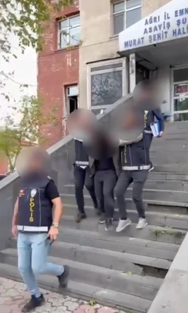 Ağrı polisi, 20 yıl 10 ay 10 gün kesinleşmiş hapis cezası olan Ö.K.'yi tutukladı
