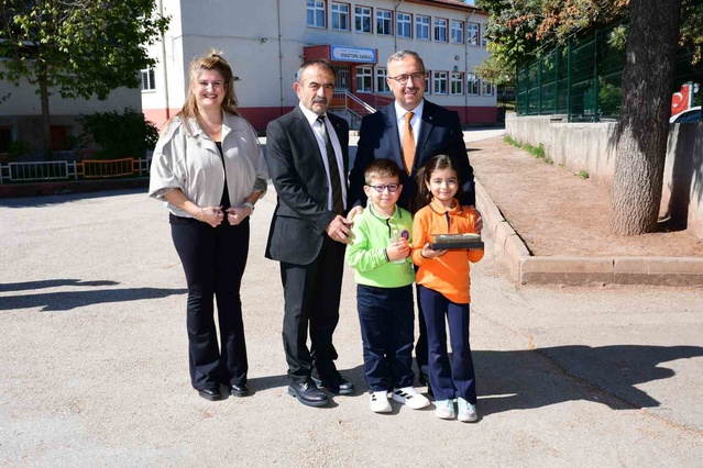 Eskişehir İl Milli Eğitim Müdürü Aydın, Cengiz Topel İlkokulunda öğrencilerle buluştu