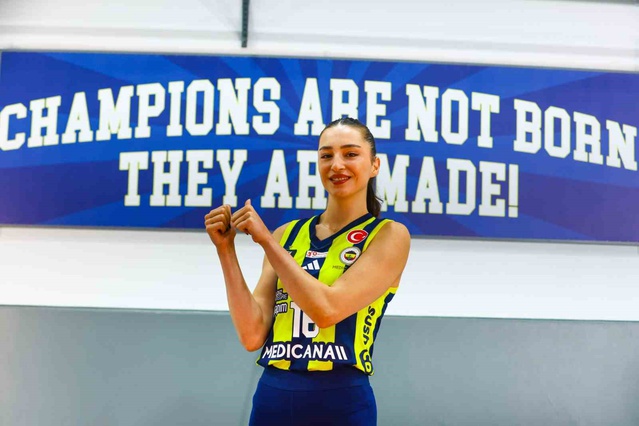 Saliha Şahin, Fenerbahçe Medicana'nın hedefinin altın madalya olduğunu söyledi