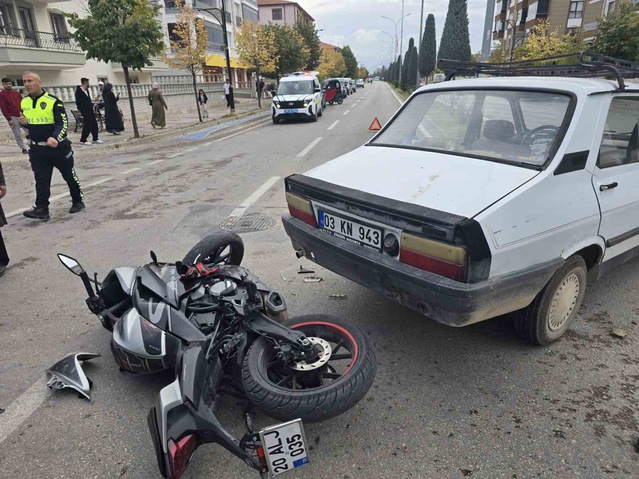 Afyonkarahisar'da motosiklet kazası: Sürücü yaralandı