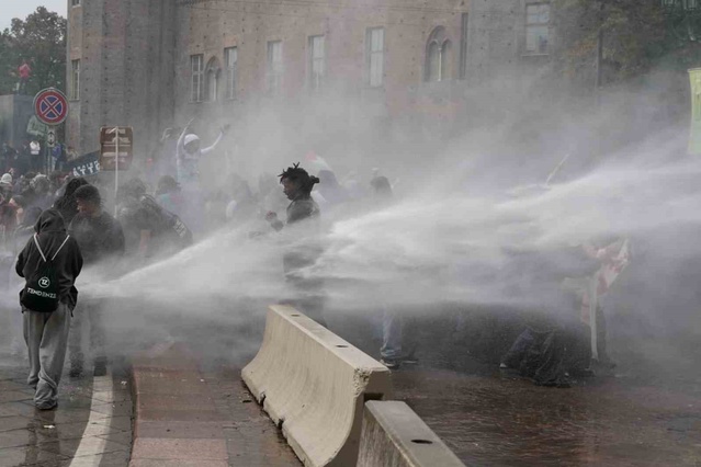 İtalyan polisi protestolarda 271 kişiyi gözaltına aldı, 32'sini tutukladı