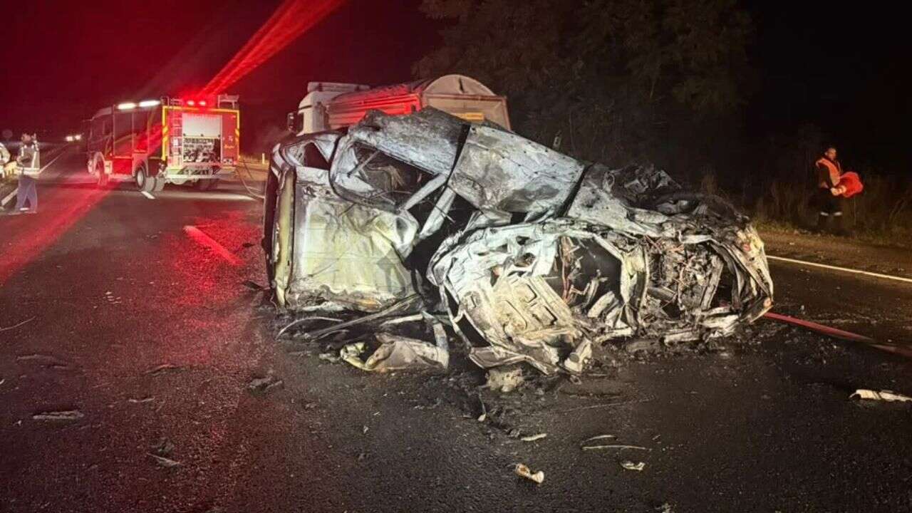 Ankara'da feci kaza: Refüje çarpıp alev alan araçtaki kişi hayatını kaybetti