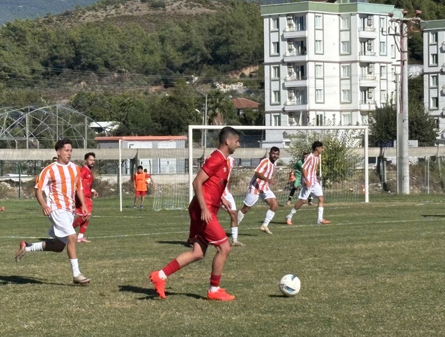 Mutlu Karsavurdan'ın üç golüyle Finike Belediyespor, Kumluca'da 3-1 kazandı