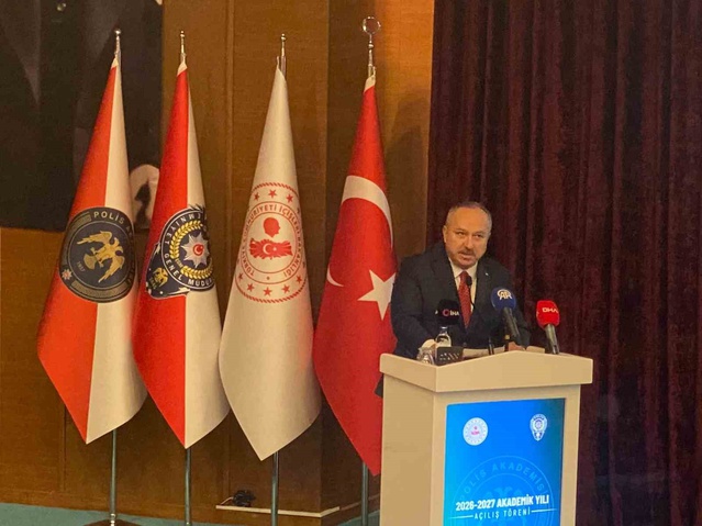 Polis Akademisi töreninde 17 bin 392 öğrenci ve suçlarda yüzde 80 iyileşme açıklandı
